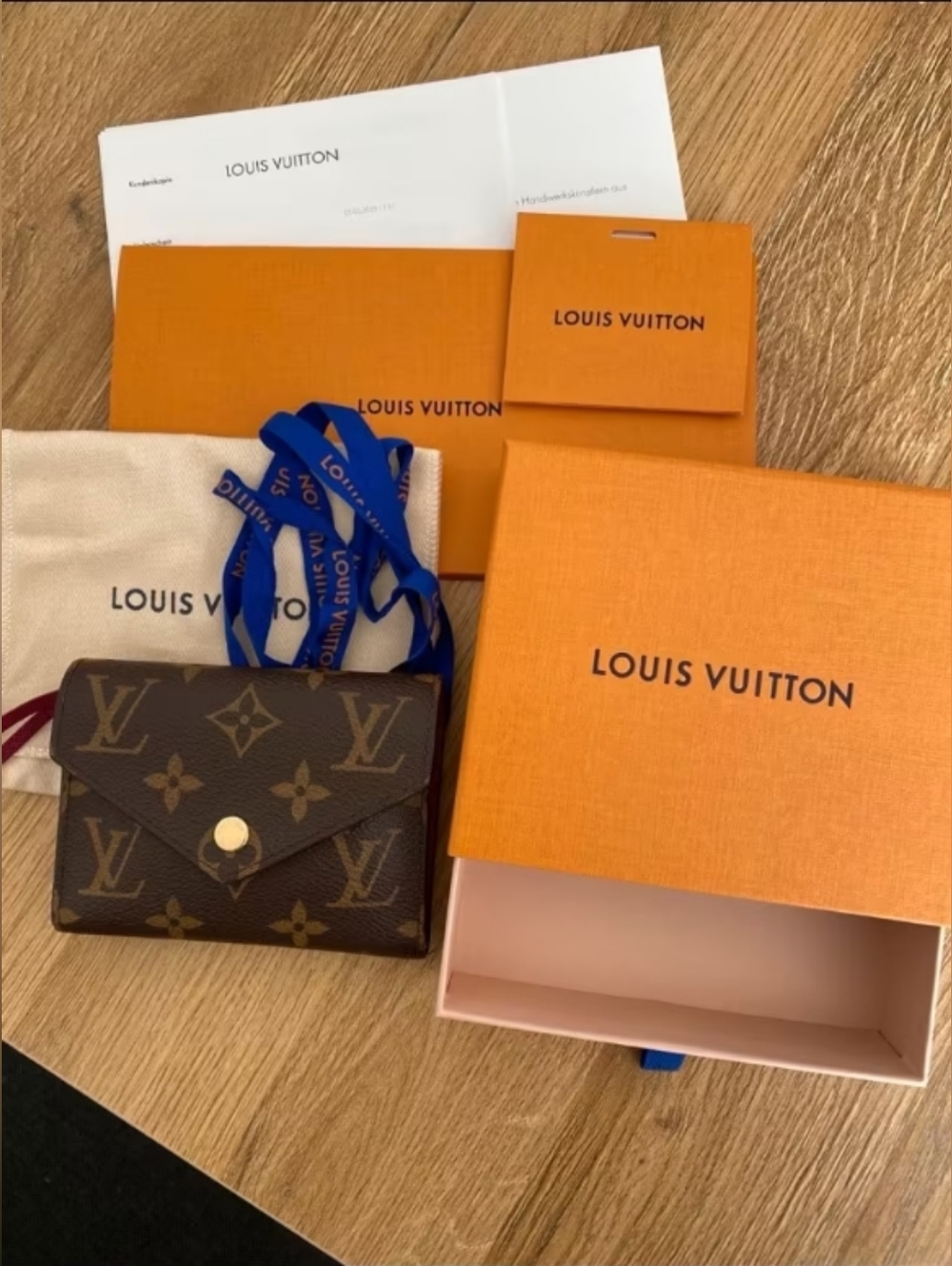 Louis Vuitton Victorine Wallet Fuchsia - Picture 4 of 9